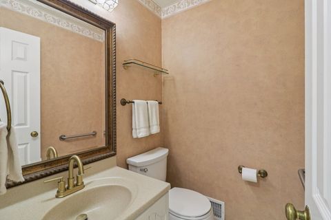 Tiny photo for 404 N SHORELINE Road #298, Lake Barrington, IL 60010 (MLS # 12495842)