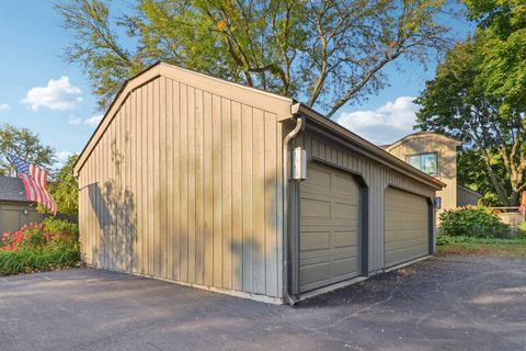 Tiny photo for 404 N SHORELINE Road #298, Lake Barrington, IL 60010 (MLS # 12495842)