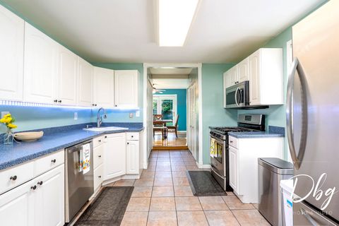 Tiny photo for 37905 N Loyola Avenue, Beach Park, IL 60087 (MLS # 12481122)