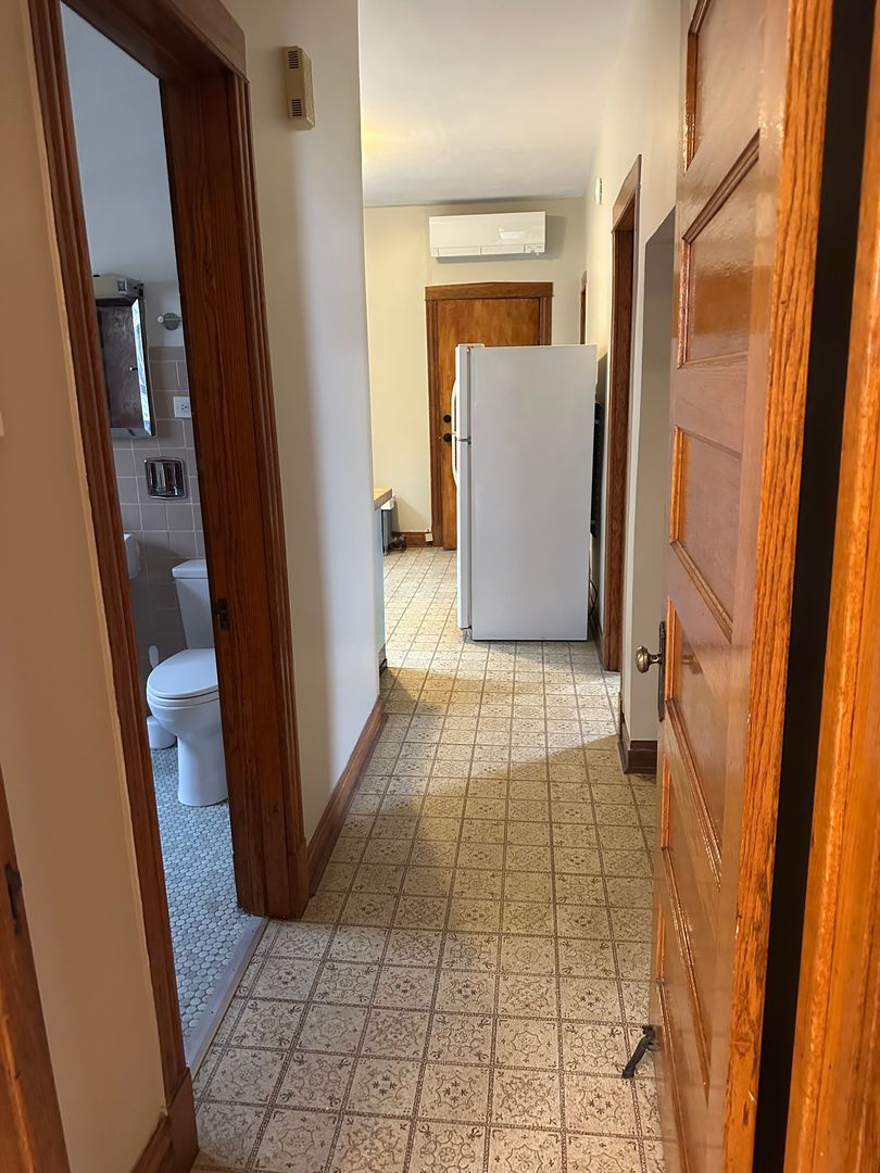 2611 W Walton Street 2