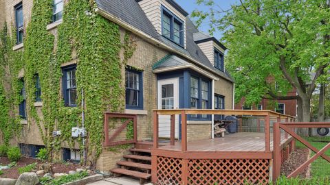 Tiny photo for 726 W Highland Avenue, Elgin, IL 60123 (MLS # 12632517)