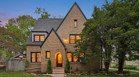 Tiny photo for 726 W Highland Avenue, Elgin, IL 60123 (MLS # 12632517)