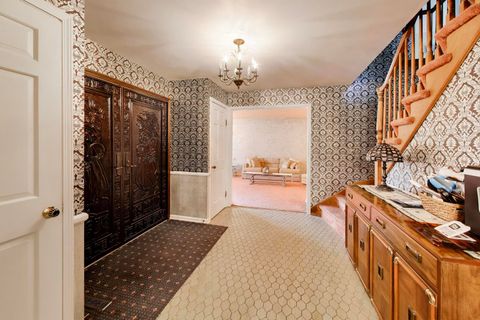 Tiny photo for 1014 E Crabtree Drive, Arlington Heights, IL 60004 (MLS # 12680162)