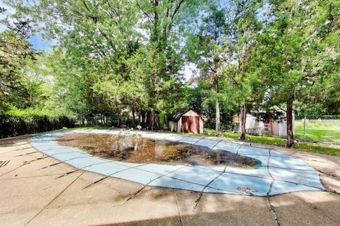 Tiny photo for 1014 E Crabtree Drive, Arlington Heights, IL 60004 (MLS # 12680162)