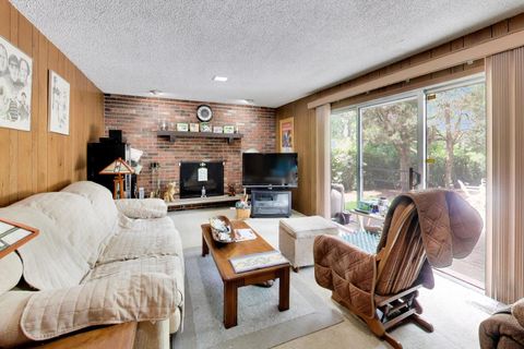 Tiny photo for 1014 E Crabtree Drive, Arlington Heights, IL 60004 (MLS # 12680162)