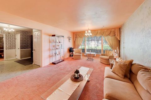 Tiny photo for 1014 E Crabtree Drive, Arlington Heights, IL 60004 (MLS # 12680162)