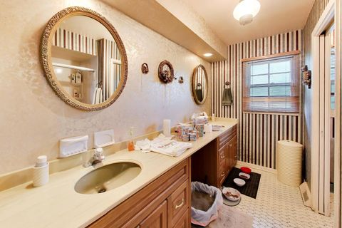 Tiny photo for 1014 E Crabtree Drive, Arlington Heights, IL 60004 (MLS # 12680162)
