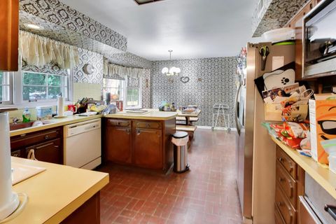 Tiny photo for 1014 E Crabtree Drive, Arlington Heights, IL 60004 (MLS # 12680162)