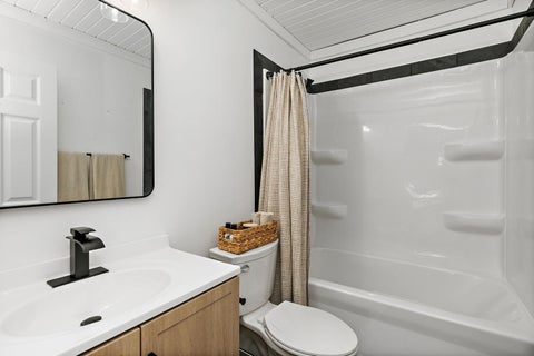 Tiny photo for 705 Chestnut Court, Algonquin, IL 60102 (MLS # 12761428)