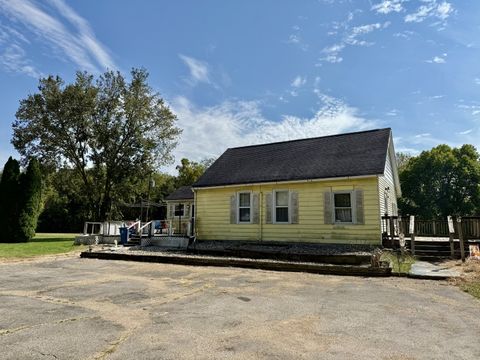 Tiny photo for 303 S Townline Road, Seatonville, IL 61359 (MLS # 12472453)