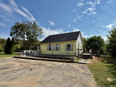 Tiny photo for 303 S Townline Road, Seatonville, IL 61359 (MLS # 12472453)