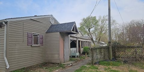 Tiny photo for 1208 E Randolph Street, Mcleansboro, IL 62859 (MLS # 12616997)