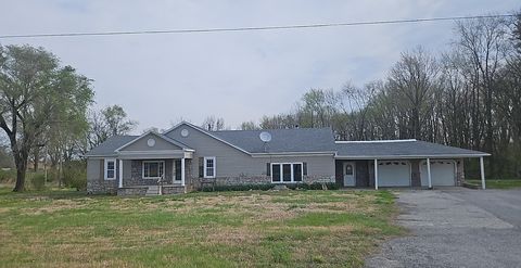 Photo of 1208 E Randolph Street, Mcleansboro, IL 62859 (MLS # 12616997)