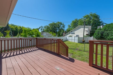 Tiny photo for 2405 Avondale Avenue, Park Ridge, IL 60068 (MLS # 12682039)