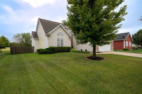 Tiny photo for 20 Fedor Circle, Bloomington, IL 61705 (MLS # 12171238)