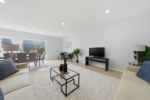 Tiny photo for 593 Bristol Lane, Elk Grove Village, IL 60007 (MLS # 12608397)