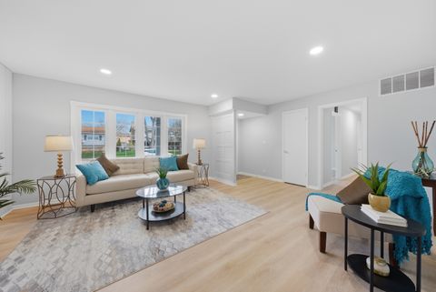 Tiny photo for 593 Bristol Lane, Elk Grove Village, IL 60007 (MLS # 12608397)