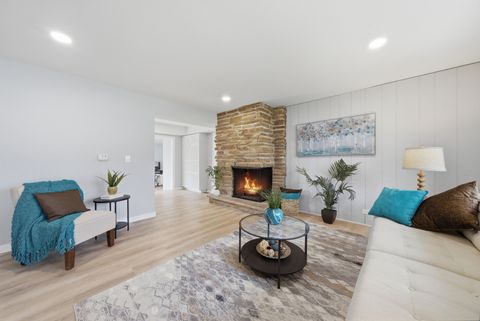 Tiny photo for 593 Bristol Lane, Elk Grove Village, IL 60007 (MLS # 12608397)