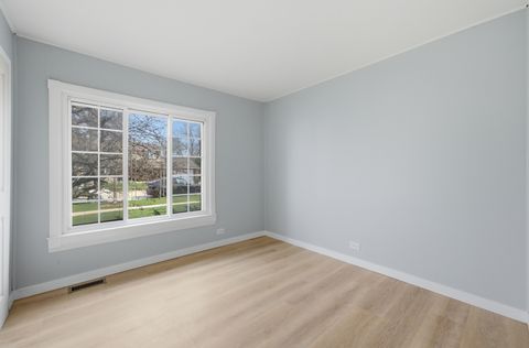 Tiny photo for 593 Bristol Lane, Elk Grove Village, IL 60007 (MLS # 12608397)