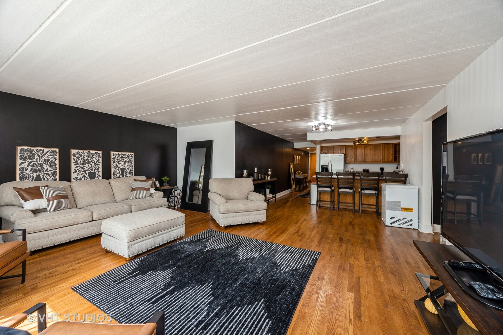 914 N Austin Boulevard B10