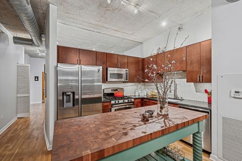 Tiny photo for 700 N Larrabee Street #1012, Chicago, IL 60654 (MLS # 12571463)
