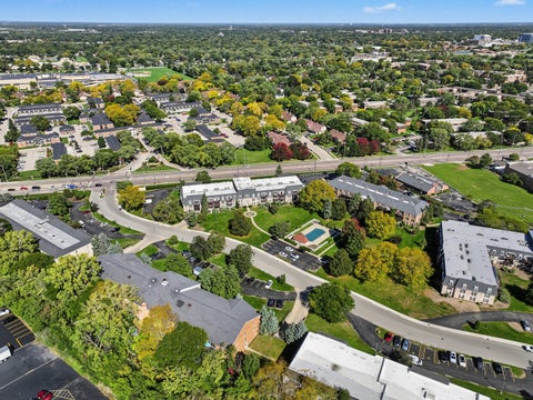 Tiny photo for 5000 Carriageway Drive #116, Rolling Meadows, IL 60008 (MLS # 12780627)