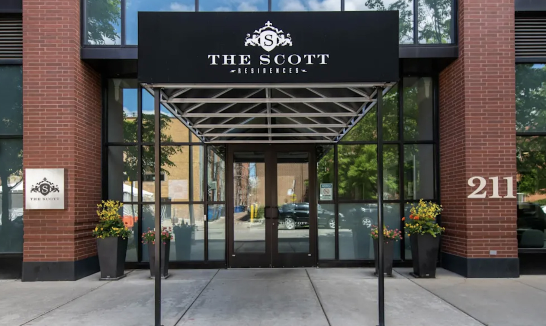 211 W Scott Street 408