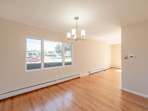 Tiny photo for 2858 Kensington Avenue, Westchester, IL 60154 (MLS # 12544376)