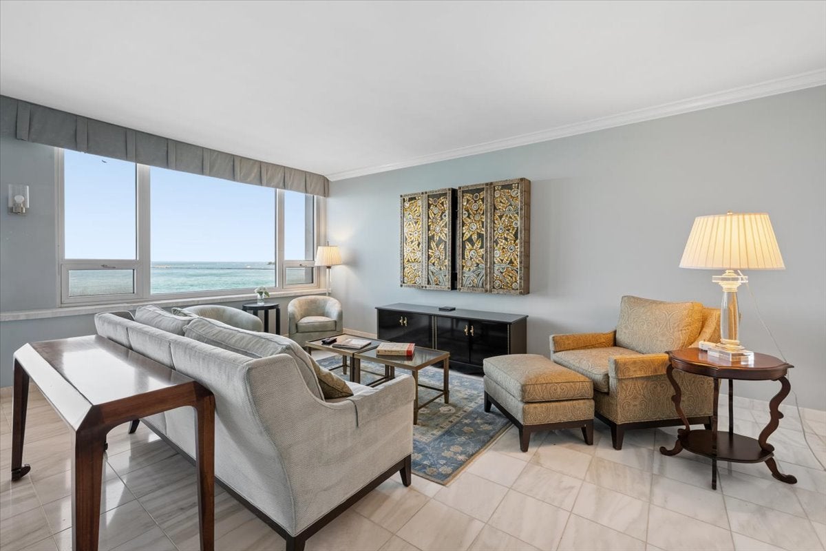 1300 N LAKE SHORE Drive 7C