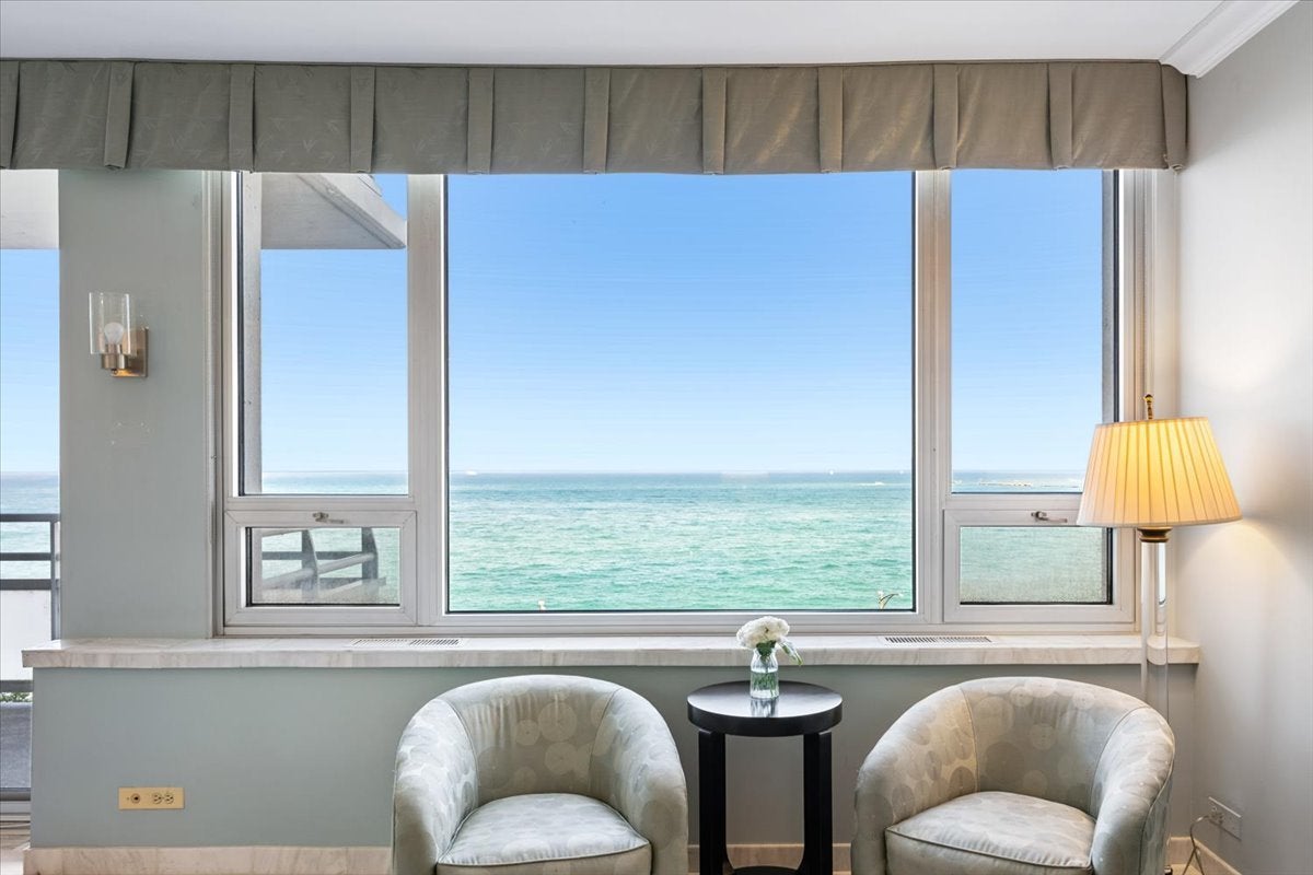 1300 N LAKE SHORE Drive 7C