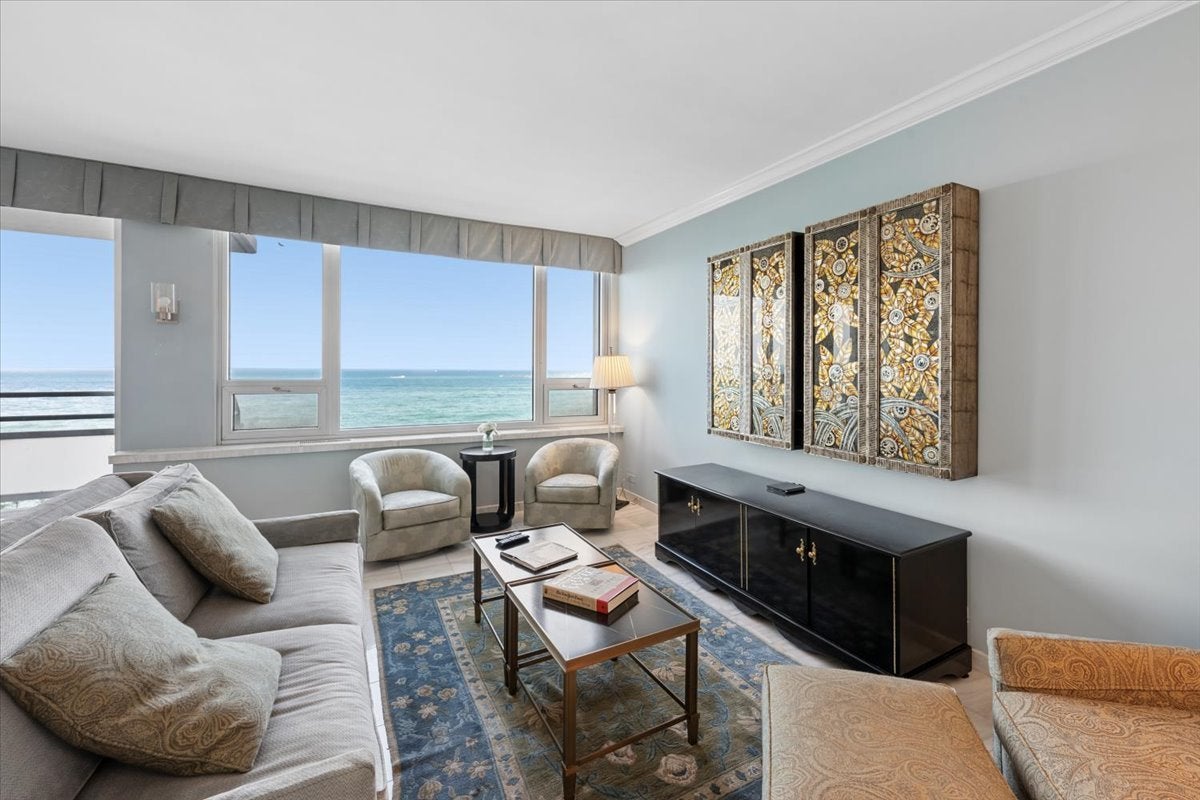 1300 N LAKE SHORE Drive 7C