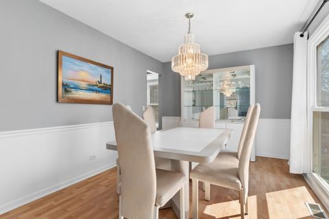 Tiny photo for 917 Shambliss Lane, Buffalo Grove, IL 60089 (MLS # 12617137)