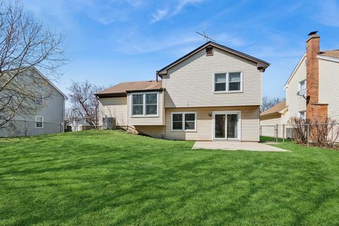 Tiny photo for 917 Shambliss Lane, Buffalo Grove, IL 60089 (MLS # 12617137)