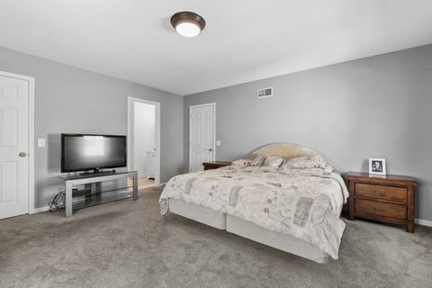 Tiny photo for 917 Shambliss Lane, Buffalo Grove, IL 60089 (MLS # 12617137)