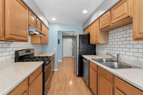 Tiny photo for 917 Shambliss Lane, Buffalo Grove, IL 60089 (MLS # 12617137)