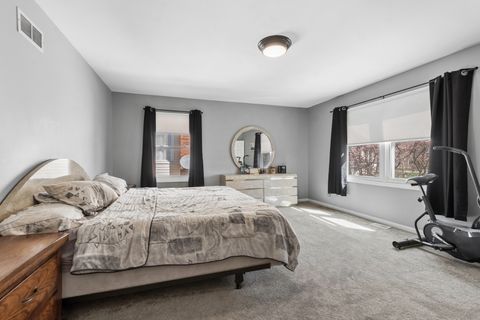 Tiny photo for 917 Shambliss Lane, Buffalo Grove, IL 60089 (MLS # 12617137)