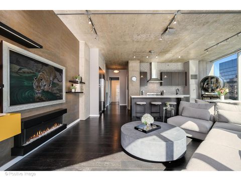 Tiny photo for 600 N FAIRBANKS Court #2801, Chicago, IL 60611 (MLS # 12583146)