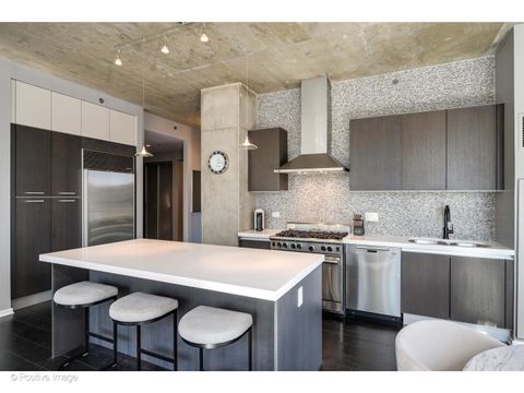 Tiny photo for 600 N FAIRBANKS Court #2801, Chicago, IL 60611 (MLS # 12583146)