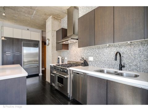 Tiny photo for 600 N FAIRBANKS Court #2801, Chicago, IL 60611 (MLS # 12583146)