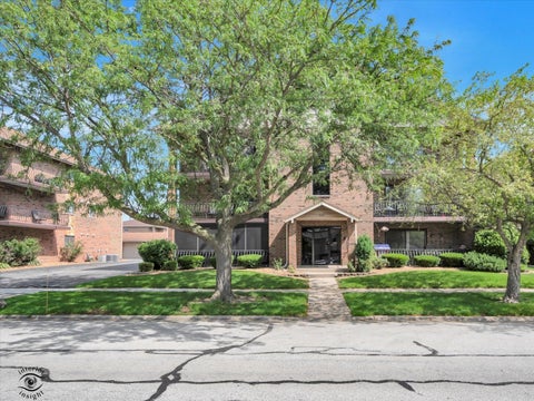 Photo of 8124 W 169th Street #1W, Tinley Park, IL 60477 (MLS # 12693631)