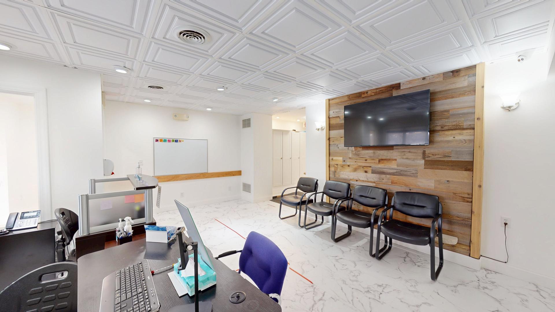 718 Bridge Street N 718B