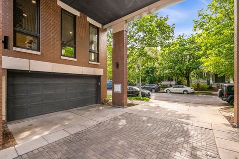 Tiny photo for 1431 N Cleveland Avenue, Chicago, IL 60610 (MLS # 12555962)