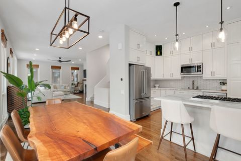 Tiny photo for 1431 N Cleveland Avenue, Chicago, IL 60610 (MLS # 12555962)