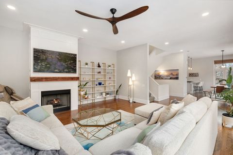 Tiny photo for 1431 N Cleveland Avenue, Chicago, IL 60610 (MLS # 12555962)