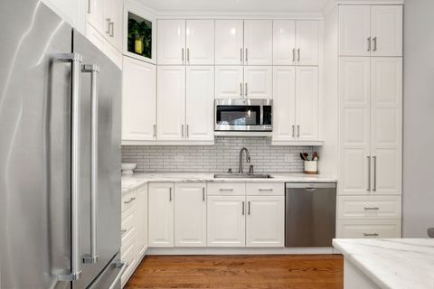 Tiny photo for 1431 N Cleveland Avenue, Chicago, IL 60610 (MLS # 12555962)