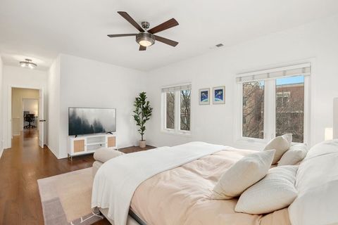 Tiny photo for 1431 N Cleveland Avenue, Chicago, IL 60610 (MLS # 12555962)