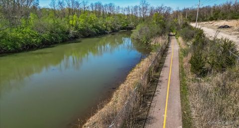 Tiny photo for 627 Grace Drive, Lake In The Hills, IL 60156 (MLS # 12613497)