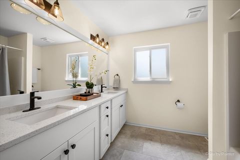 Tiny photo for 627 Grace Drive, Lake In The Hills, IL 60156 (MLS # 12613497)