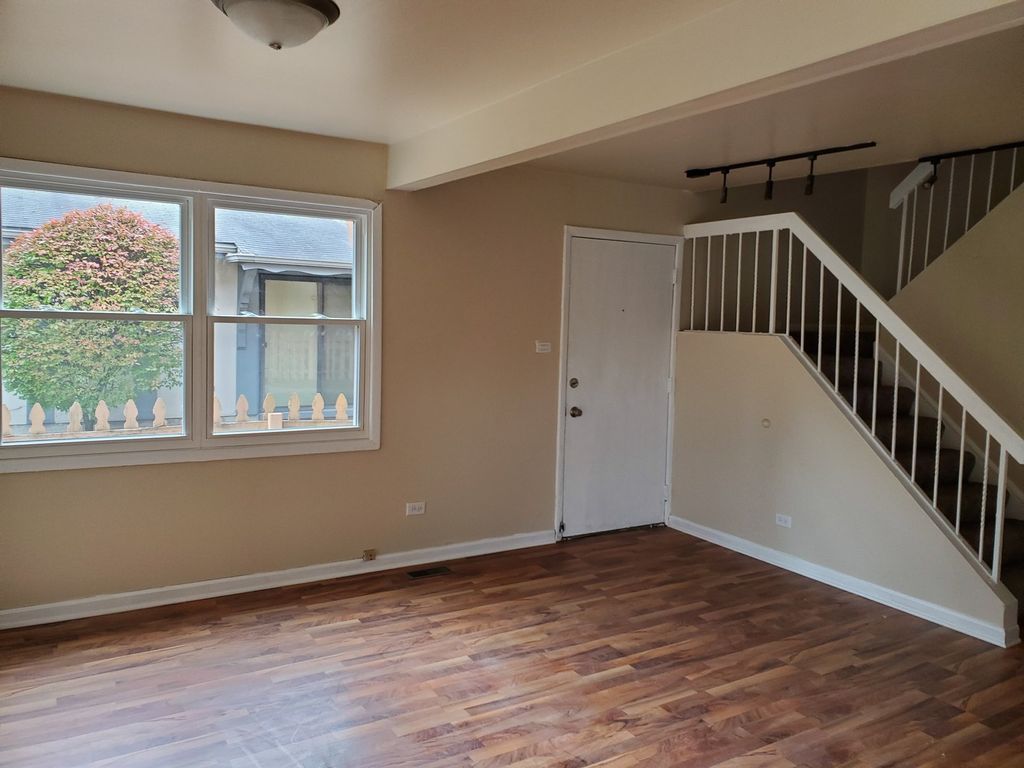 Photo for 19135 Pine Drive #2, Country Club Hills, IL 60478 (MLS # 12350614)