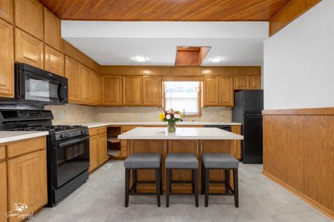 Tiny photo for 878 S Wildwood Avenue, Kankakee, IL 60901 (MLS # 12606945)